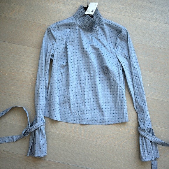 Intermix Top - Picture 1 of 4